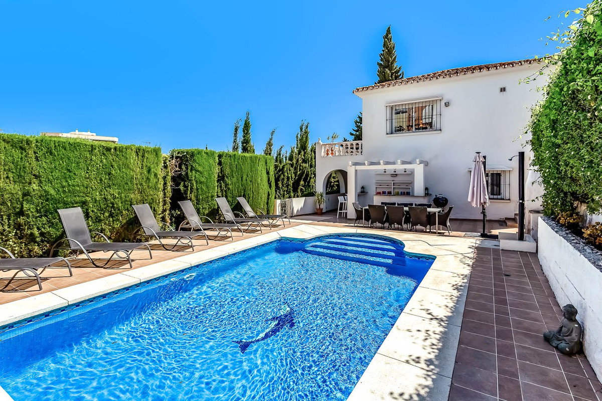 VILLA CHALET EN TORREBLANCA