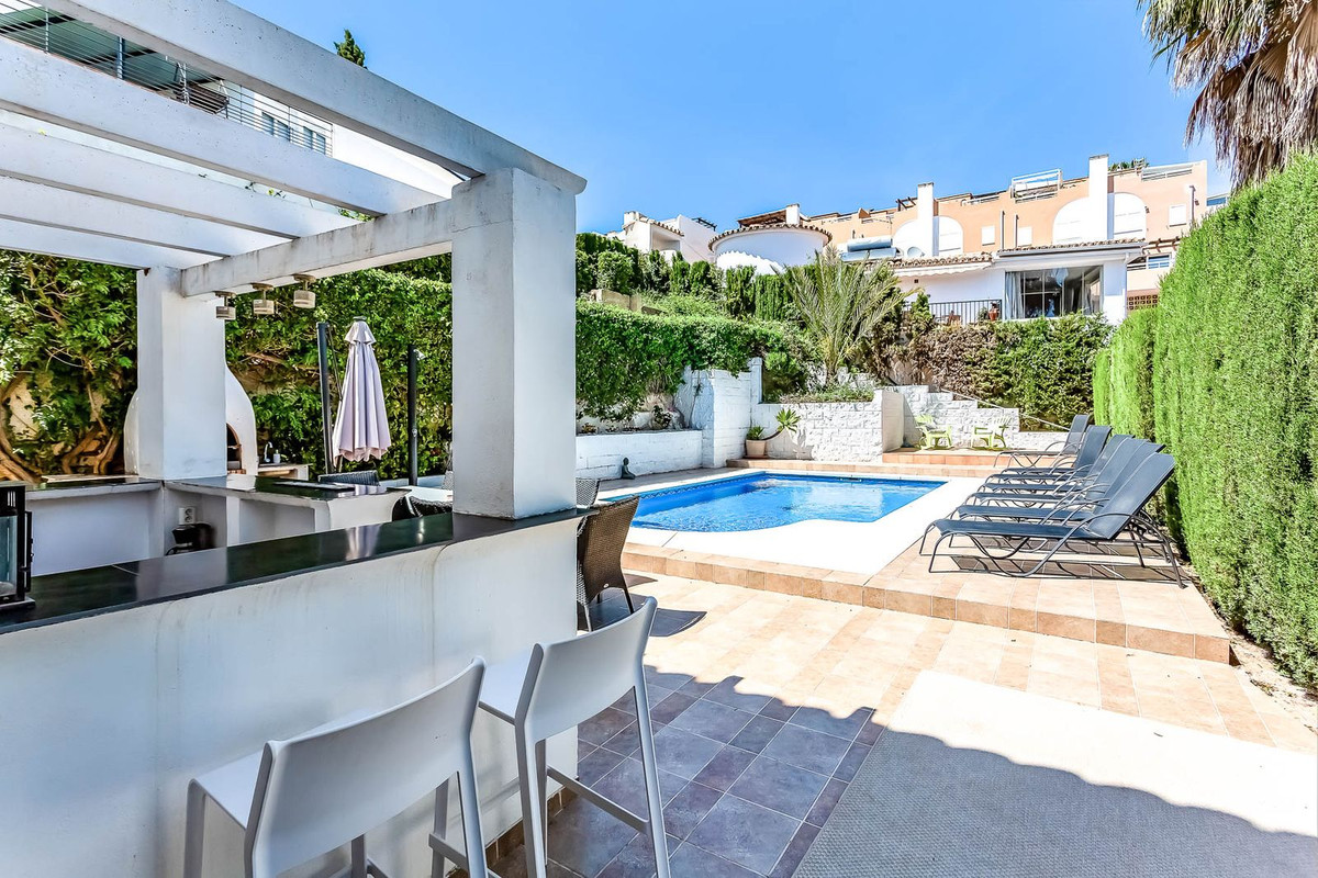 VILLA CHALET EN TORREBLANCA