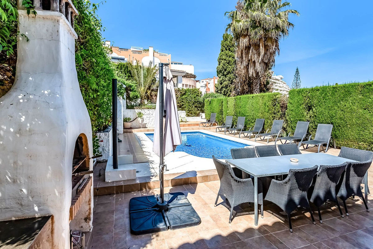 VILLA CHALET EN TORREBLANCA