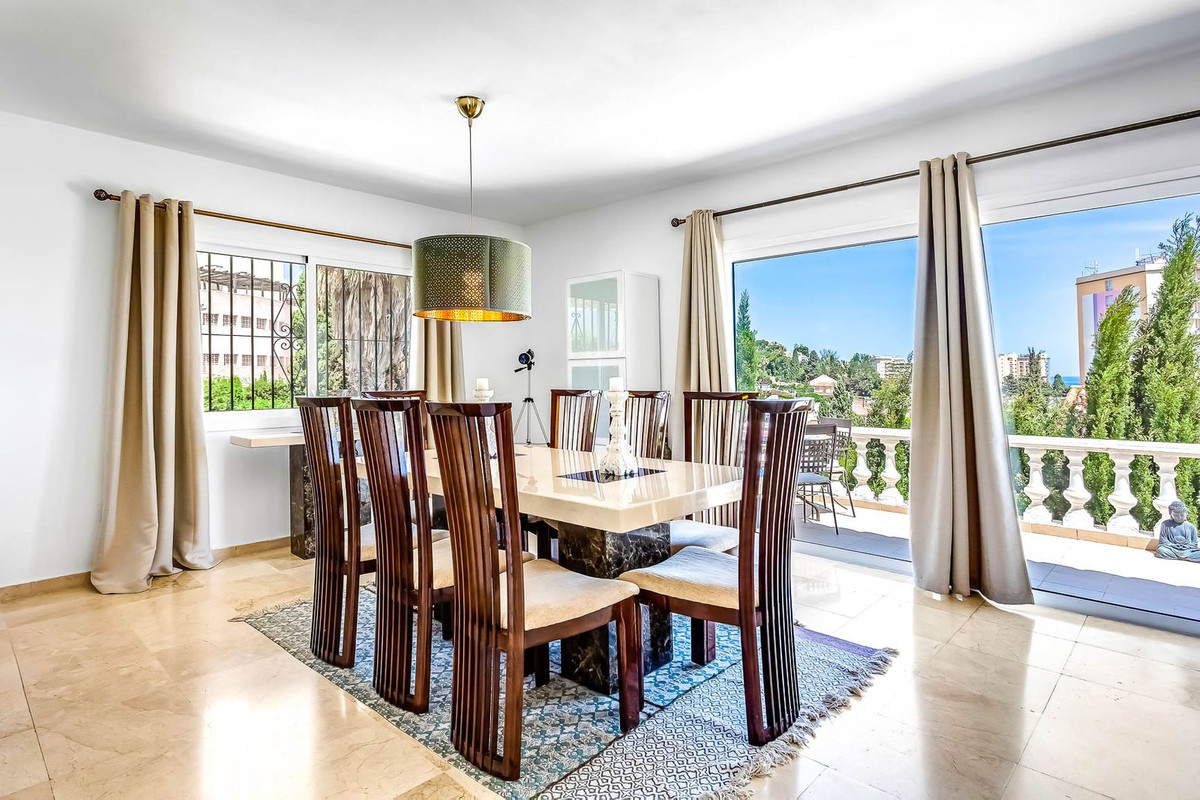 VILLA CHALET EN TORREBLANCA