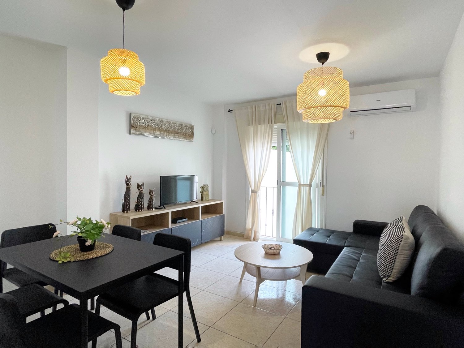 PISO AMPLIO DE 2 DORMITORIOS - BENALMADENA - CON LICENCIA TURISTICA