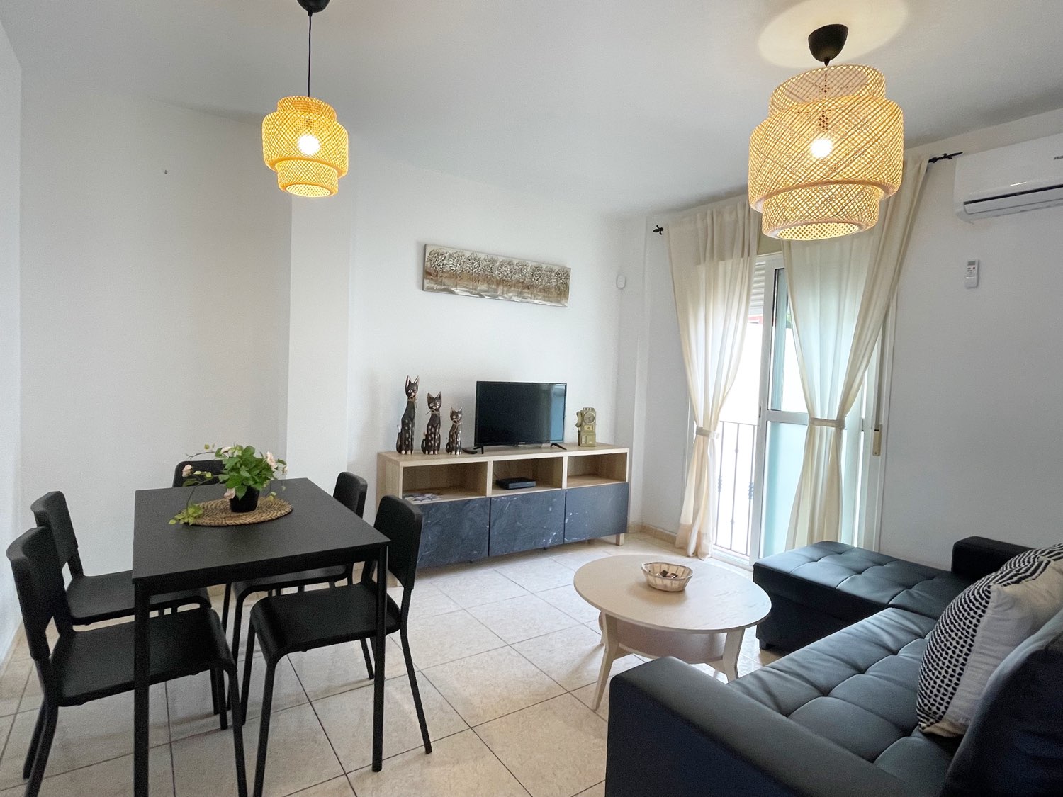 PISO AMPLIO DE 2 DORMITORIOS - BENALMADENA - CON LICENCIA TURISTICA