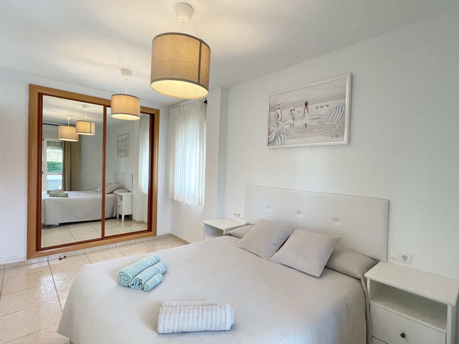 PISO AMPLIO DE 2 DORMITORIOS - BENALMADENA - CON LICENCIA TURISTICA