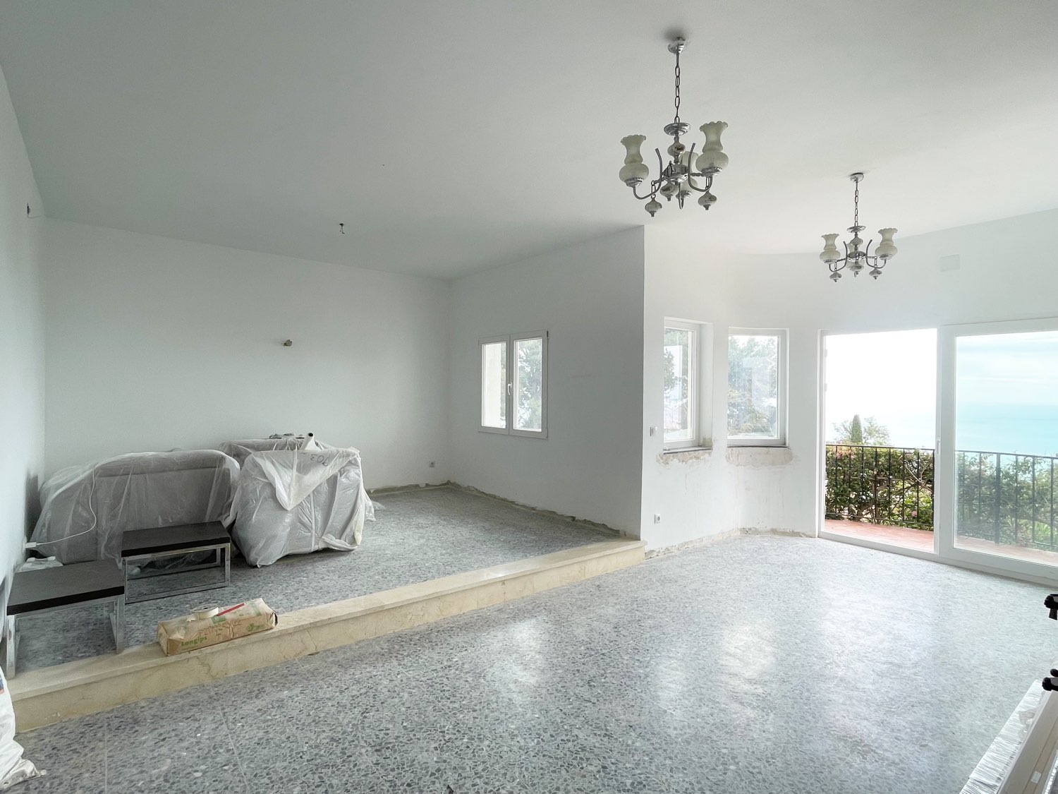 GRAN VILLA CON VISTAS AL MAR - OPORTUNIDAD