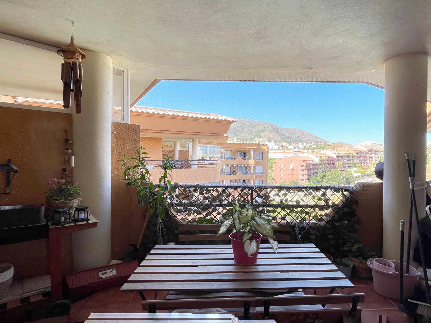 LOS PACOS - APARTAMENTO 2 DORMITORIOS - ORIENTACION ESTE