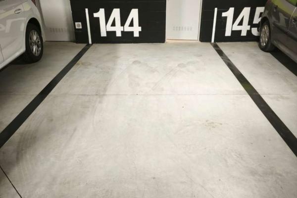 Garage myynnissä El Higuerón (Fuengirola)