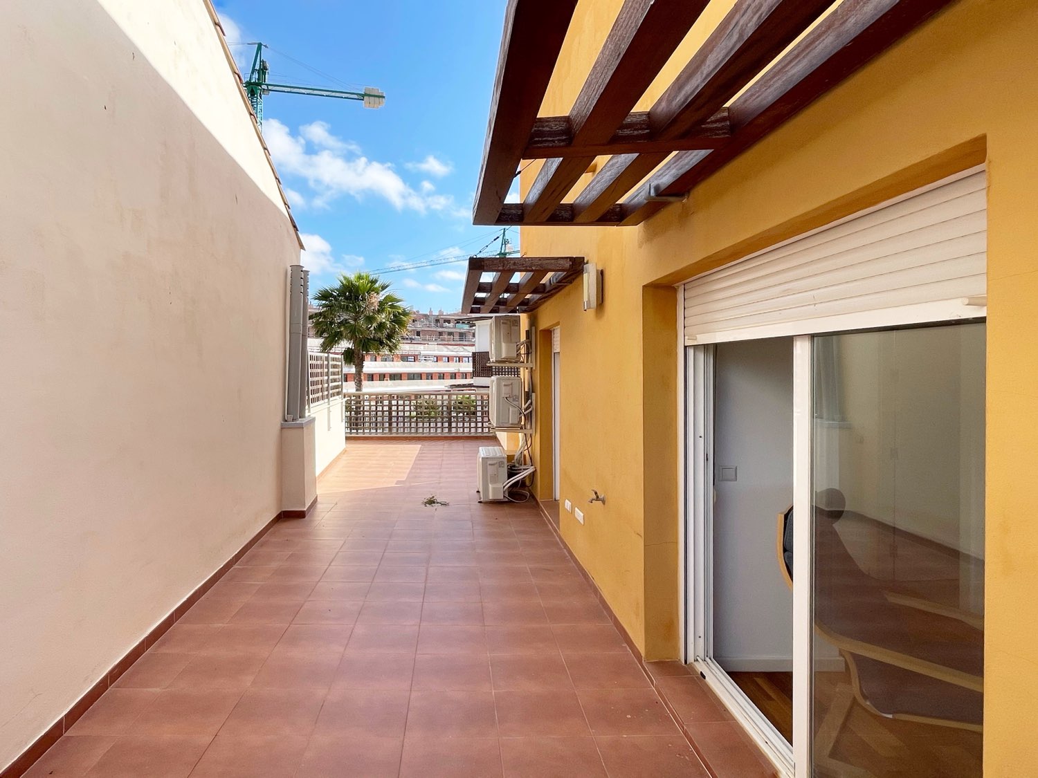 ADOSADO EN EL HIPÓDROMO - MIJAS