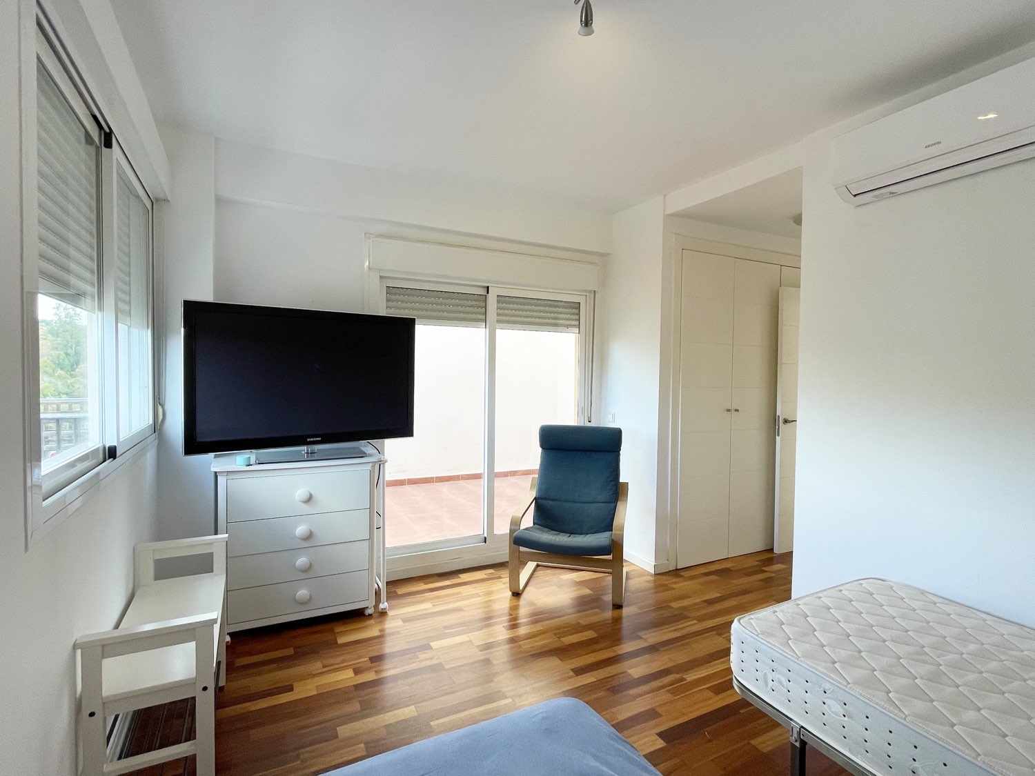 ADOSADO EN EL HIPÓDROMO - MIJAS