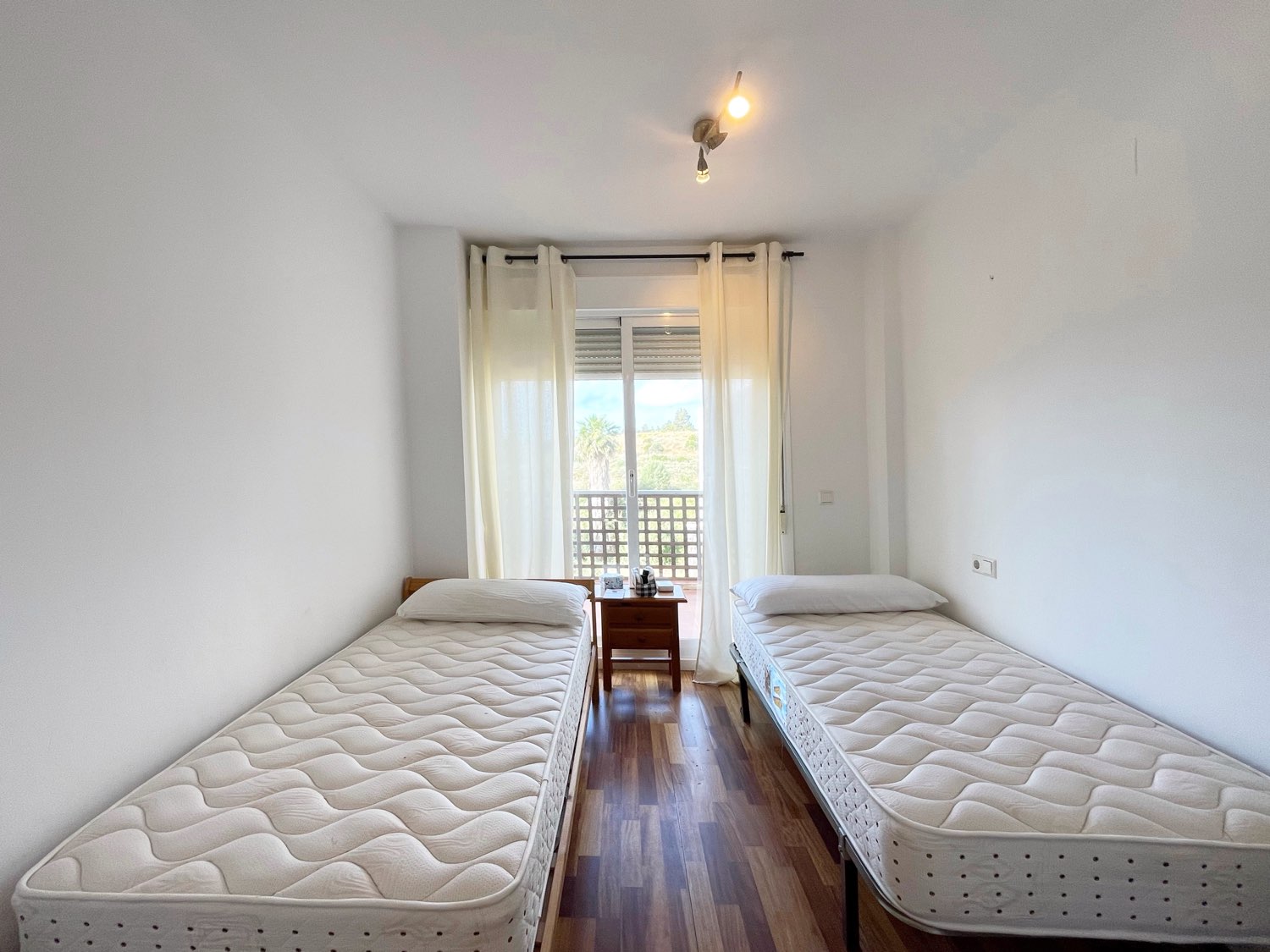 ADOSADO EN EL HIPÓDROMO - MIJAS