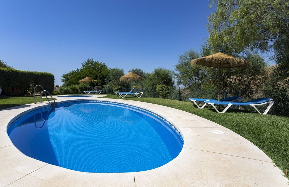 PAREADA EN ESQUINA  - 4 DORMITORIOS - RESERVA DEL HIGUERON