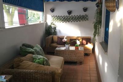 MAGNIFICO PISO EN LAS LAGUNAS, CON PATIO INTER...