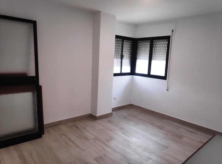 ALQUILER LARGA TEMPORADA PISO 80 METROS - 2 DORM - SIN MUEBLES