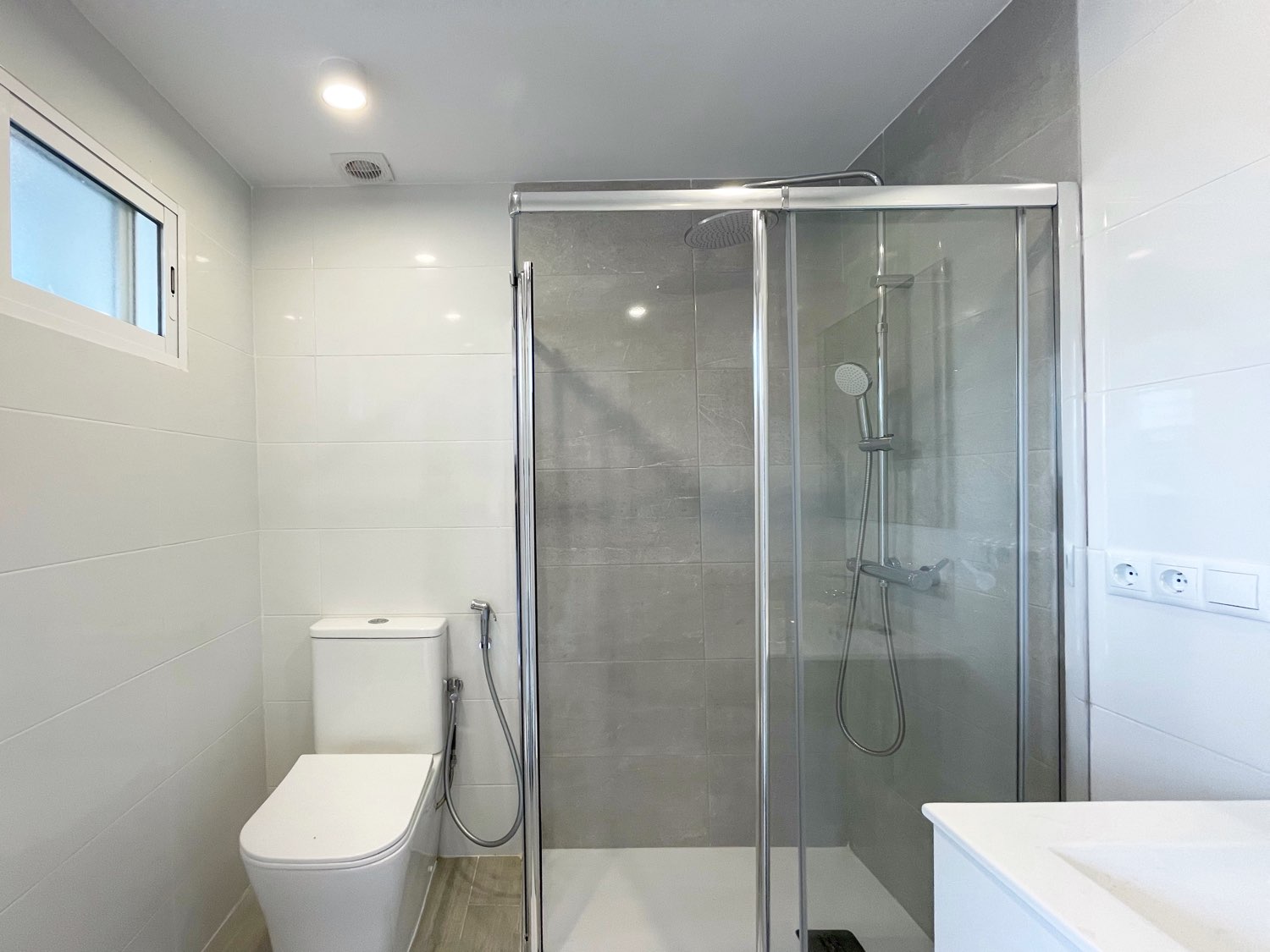 Piso Alquiler Los Pacos, recién reformado, 1 dormitorio, cocina abierta, orientación oeste