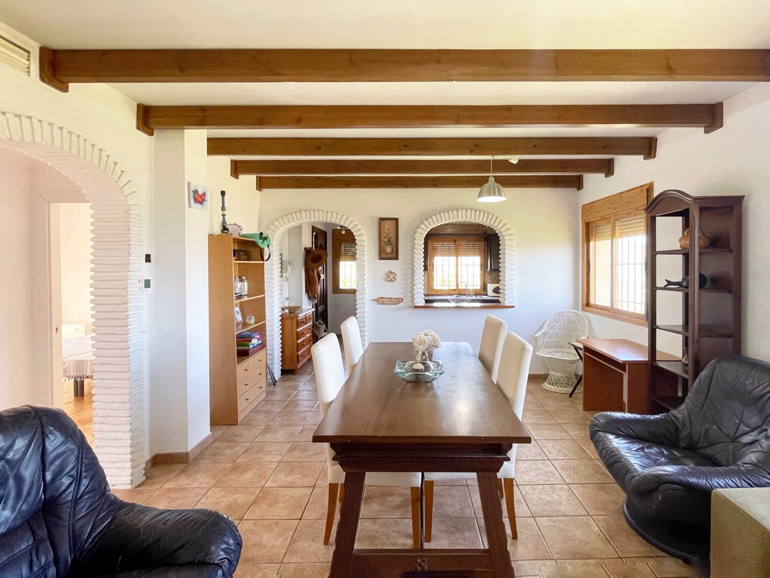 Parcela rústica de olivos 13.200m2 y casa registrada y piscina