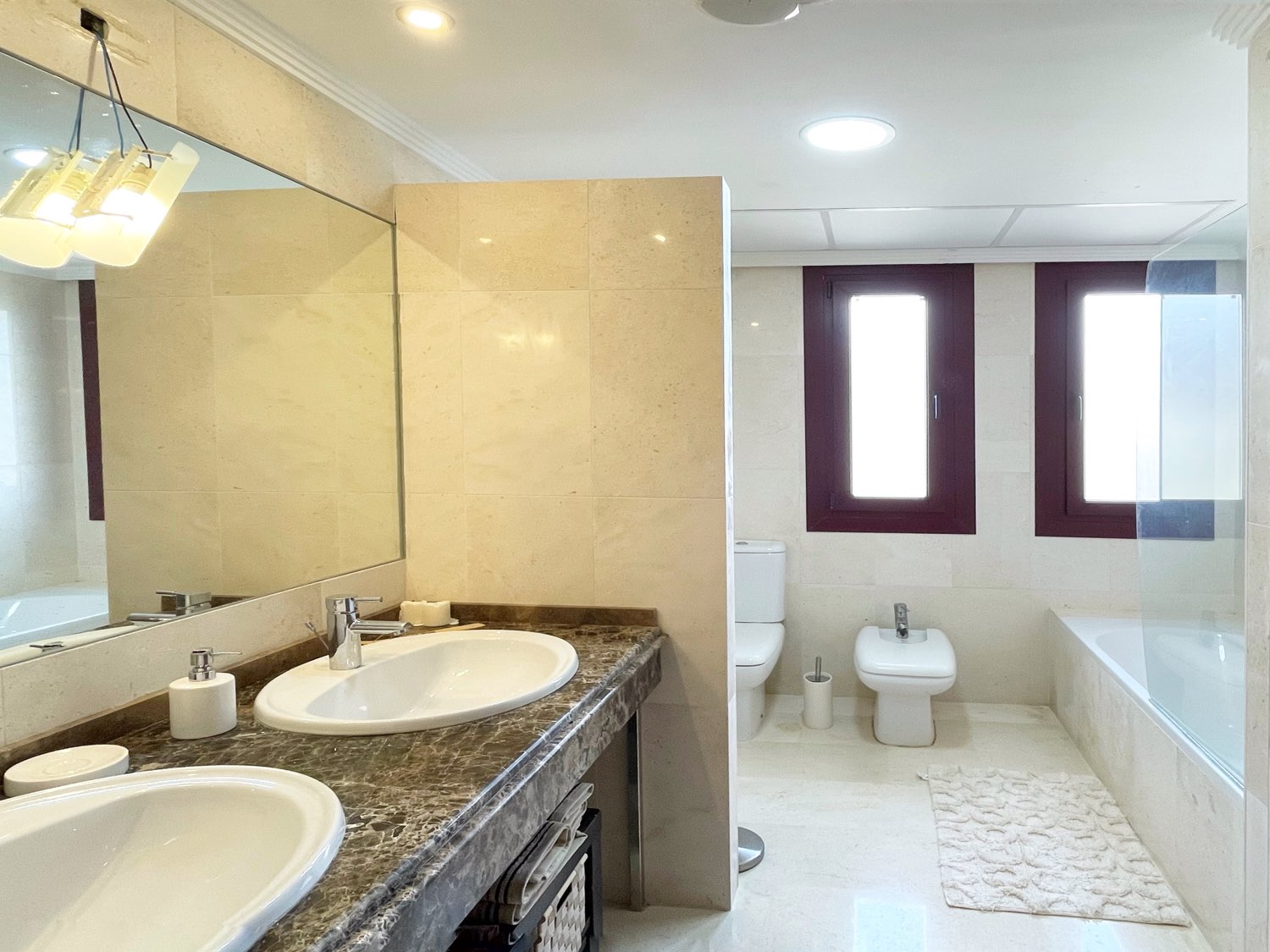 Casares: Dúplex con solárium, cerca de golf y urbanización con 3 piscinas