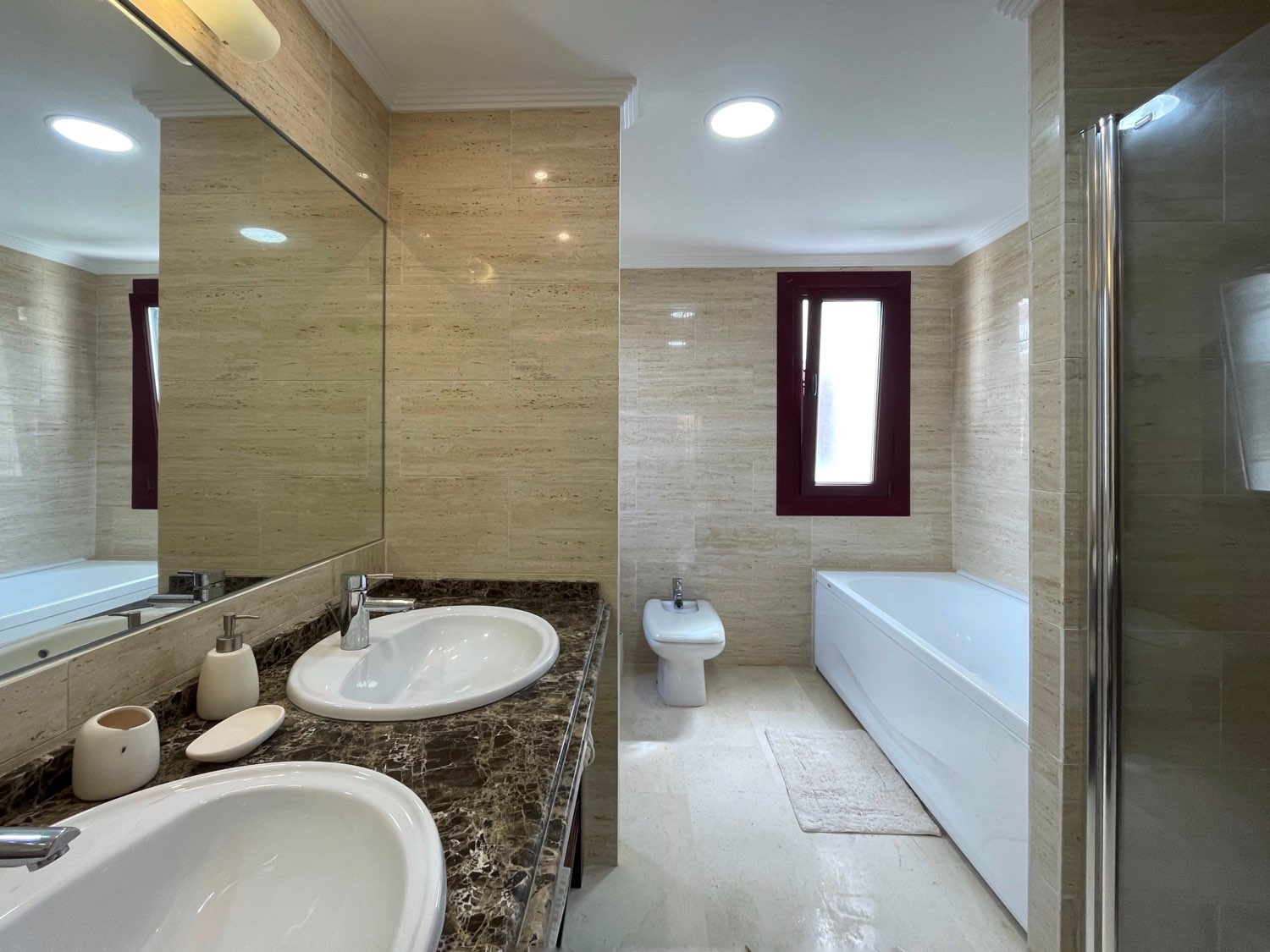 Casares: Dúplex con solárium, cerca de golf y urbanización con 3 piscinas