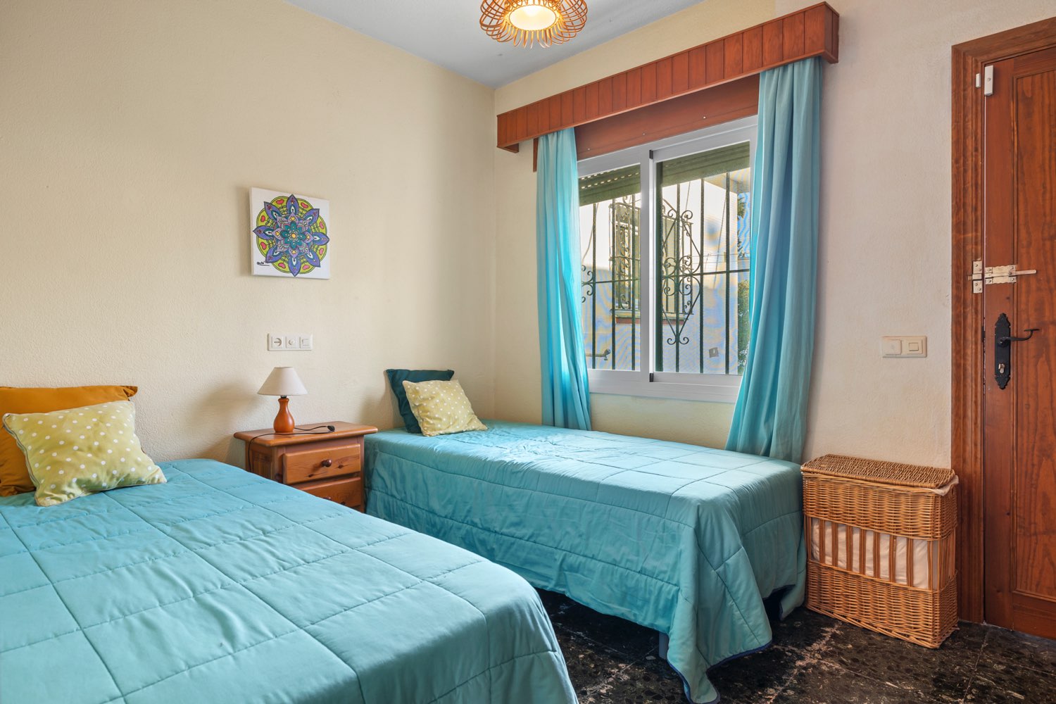 Villa independiente, piscina y jardín, 3 minutos de la playa, orientación oeste, terraza 58m2