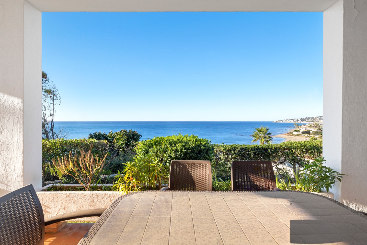 Villa independiente, piscina y jardín, 3 minutos de la playa, orientación oeste, terraza 58m2
