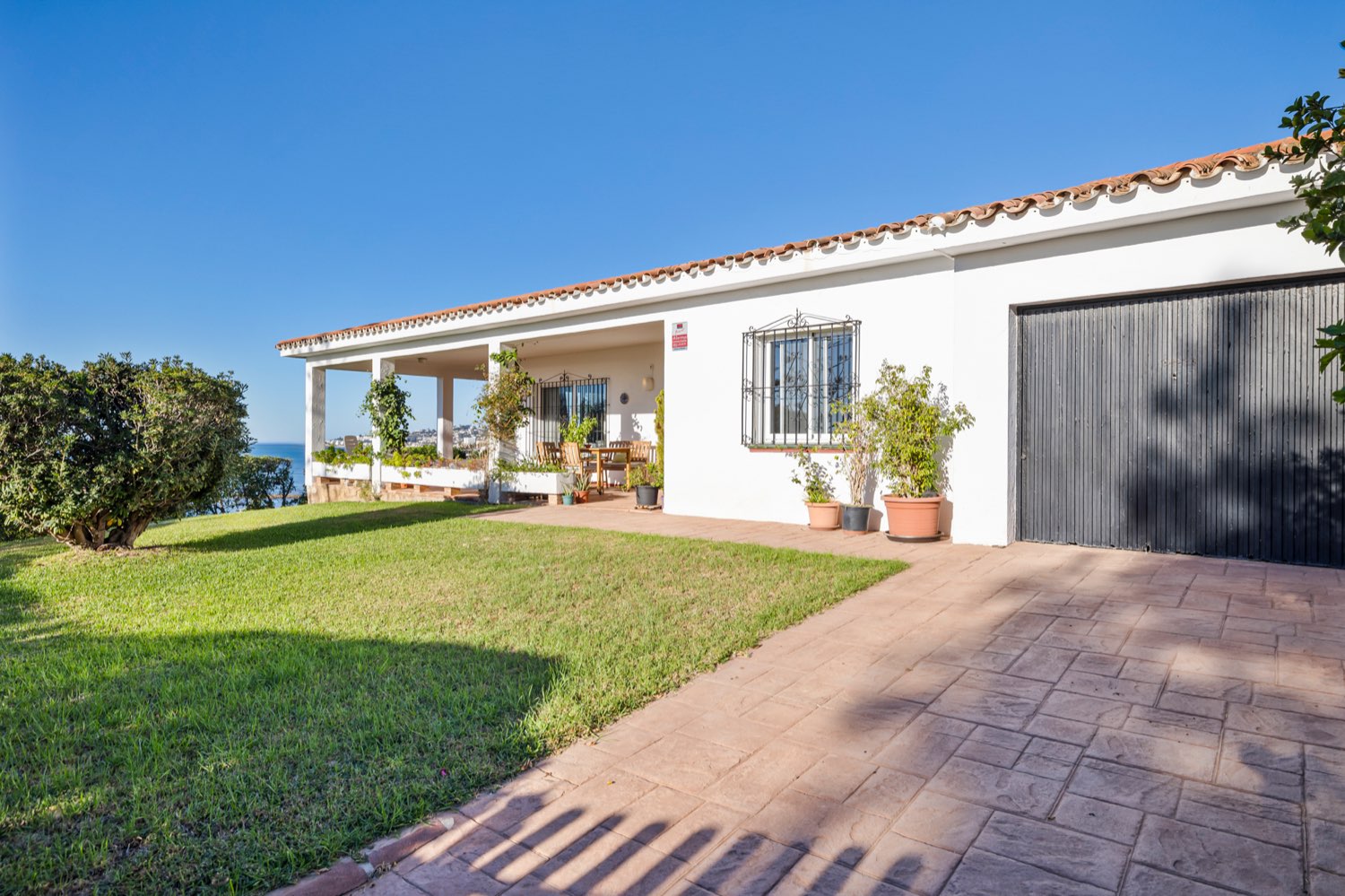 Villa independiente, piscina y jardín, 3 minutos de la playa, orientación oeste, terraza 58m2