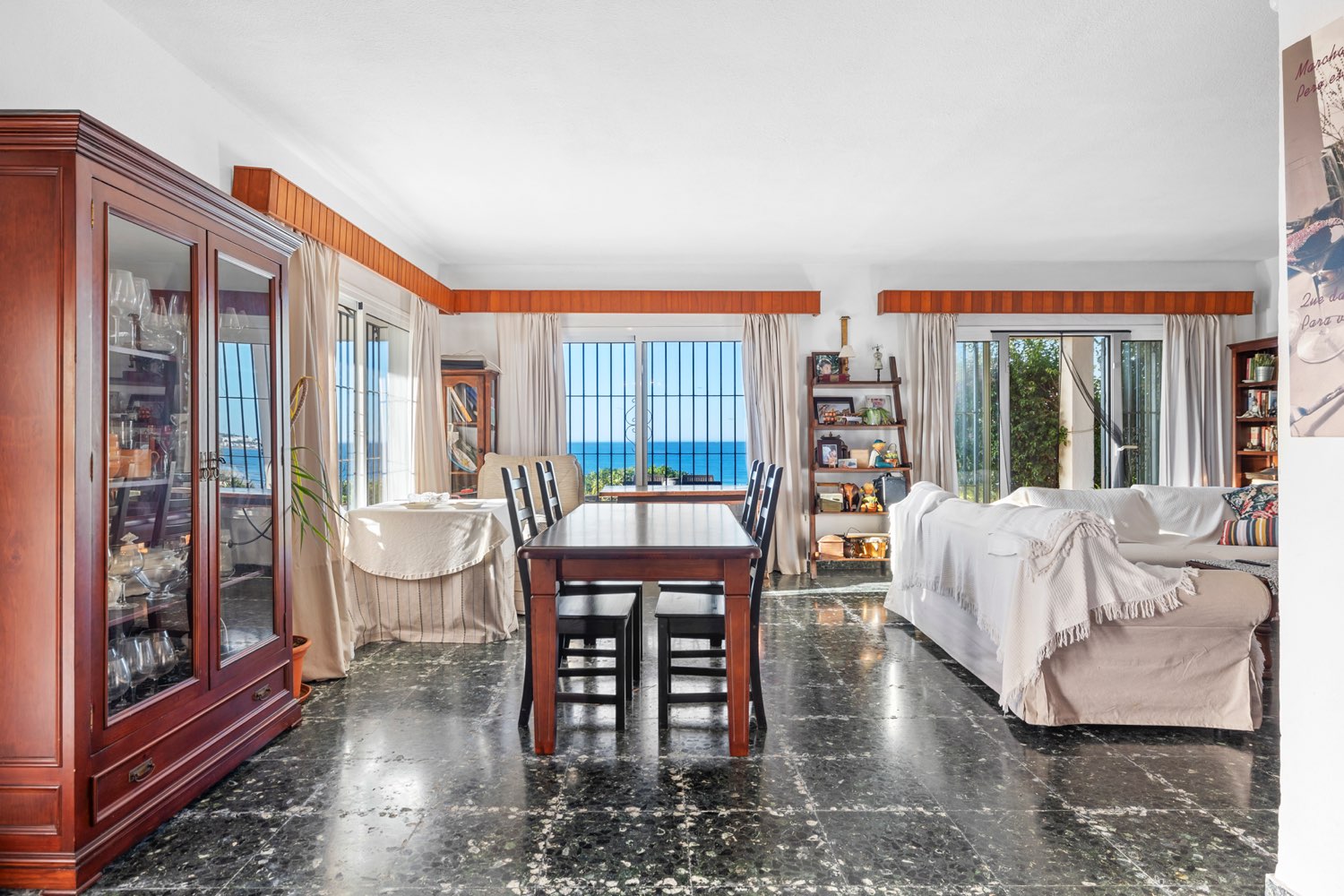 Villa independiente, piscina y jardín, 3 minutos de la playa, orientación oeste, terraza 58m2
