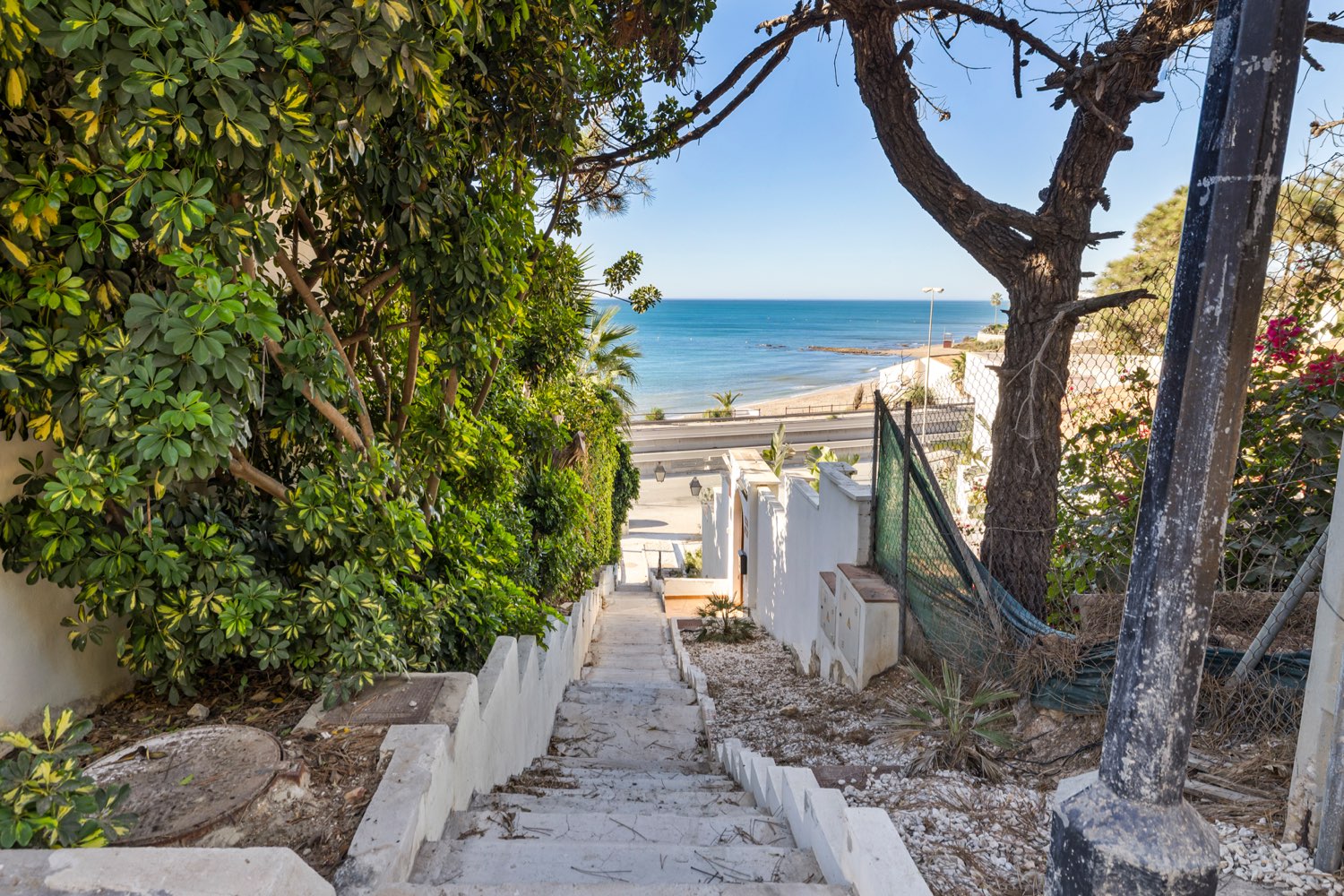 Villa independiente, piscina y jardín, 3 minutos de la playa, orientación oeste, terraza 58m2