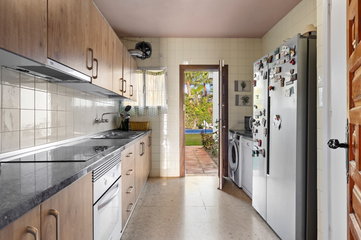Villa independiente, piscina y jardín, 3 minutos de la playa, orientación oeste, terraza 58m2