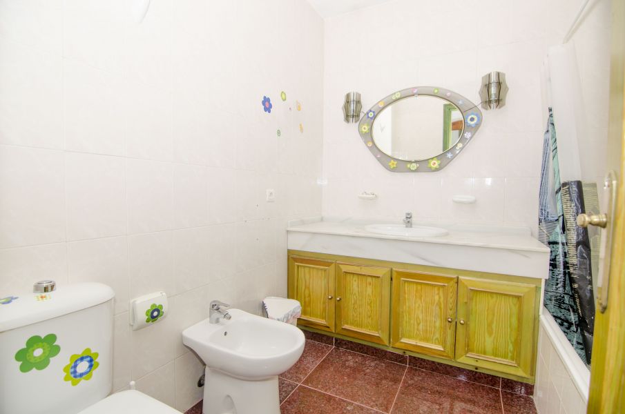PARCELA EN VENTA, ENTRERRIOS CON 3 CASAS