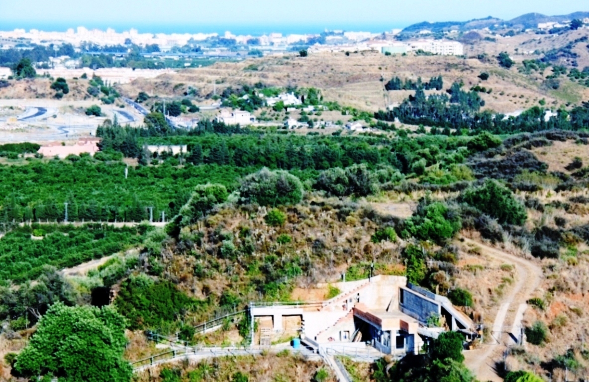 PARCELA EN VENTA, ENTRERRIOS CON 3 CASAS