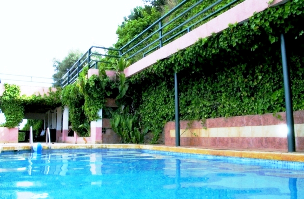 PARCELA EN VENTA, ENTRERRIOS CON 3 CASAS
