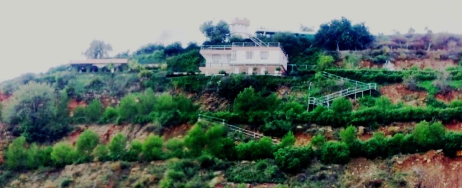 PARCELA EN VENTA, ENTRERRIOS CON 3 CASAS