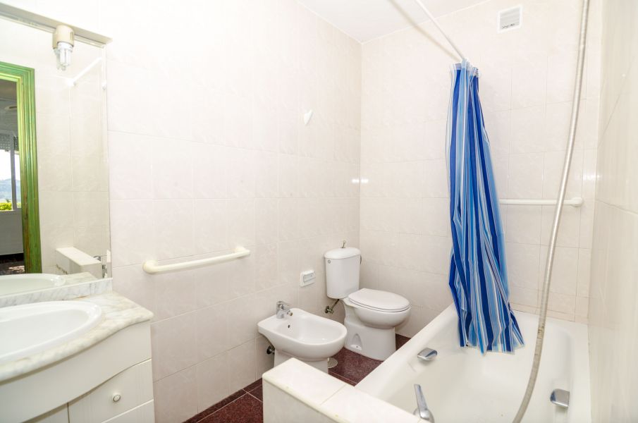 PARCELA EN VENTA, ENTRERRIOS CON 3 CASAS