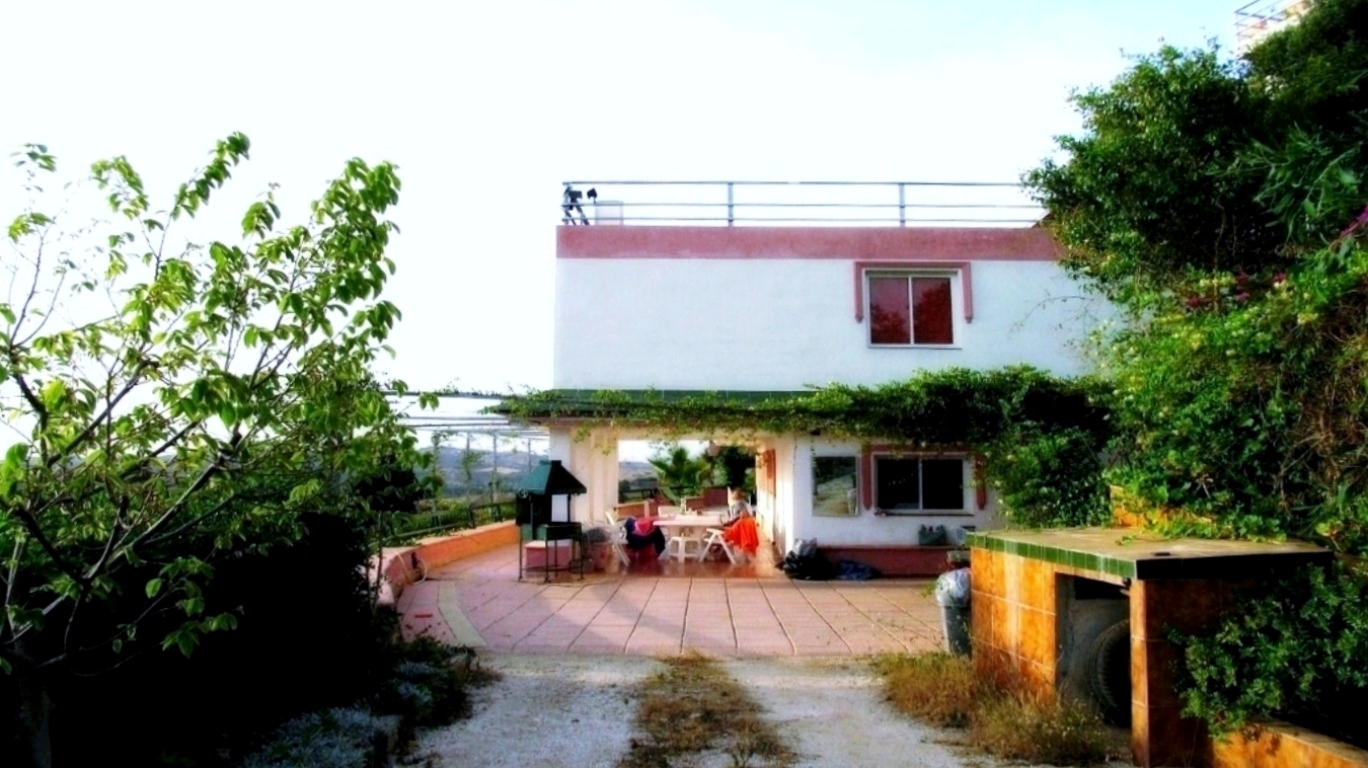 PARCELA EN VENTA, ENTRERRIOS CON 3 CASAS