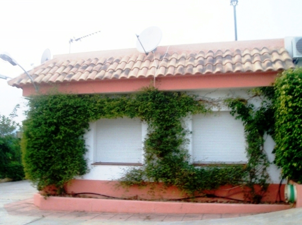 PARCELA EN VENTA, ENTRERRIOS CON 3 CASAS