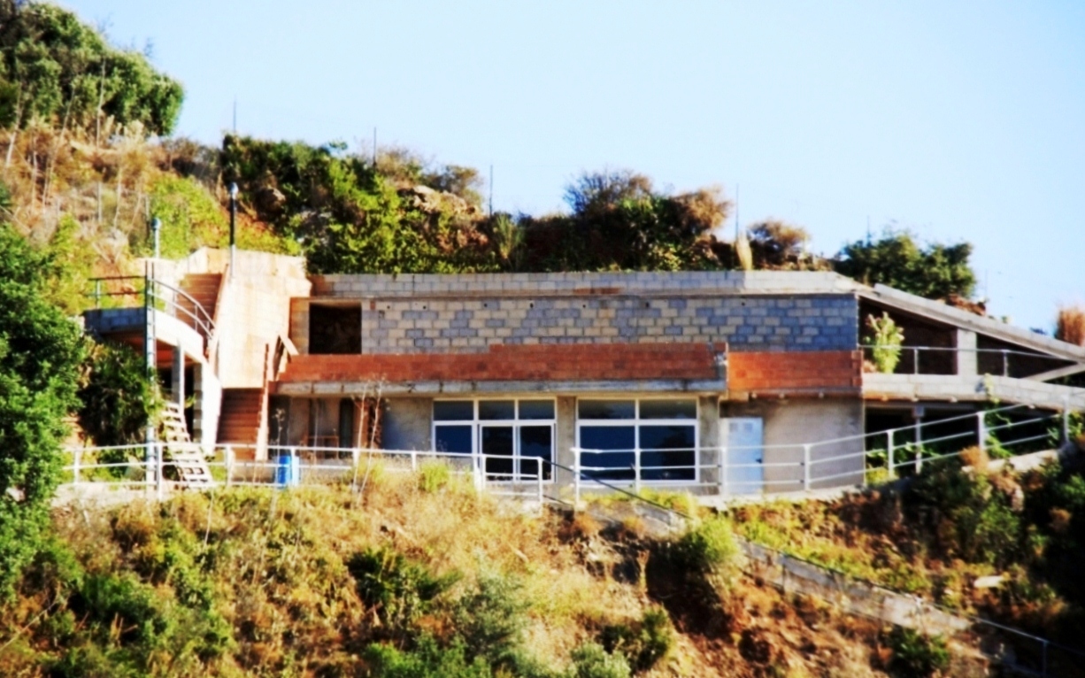 PARCELA EN VENTA, ENTRERRIOS CON 3 CASAS