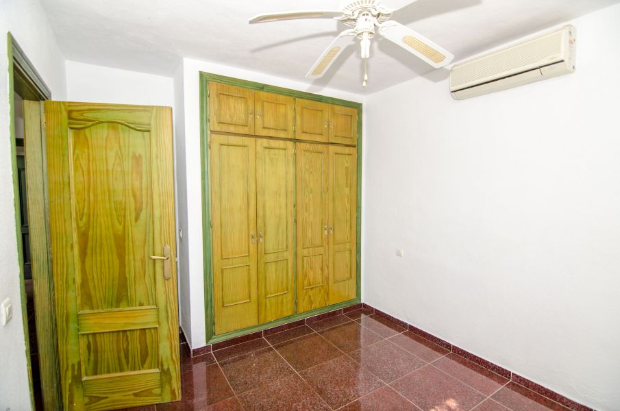 PARCELA EN VENTA, ENTRERRIOS CON 3 CASAS