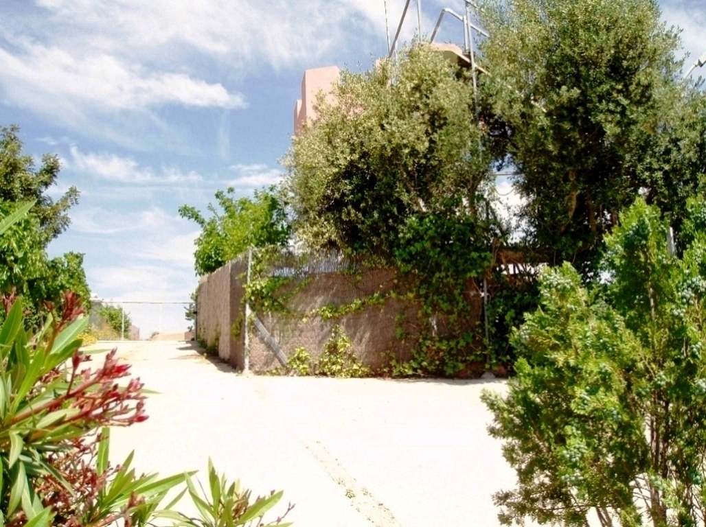 PARCELA EN VENTA, ENTRERRIOS CON 3 CASAS
